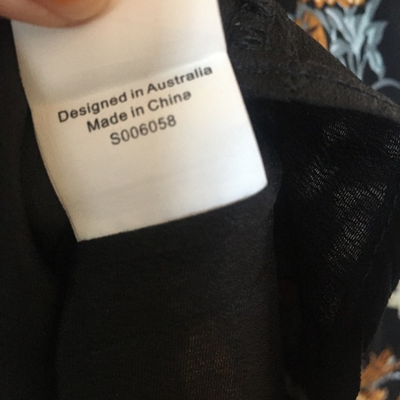 Showpo Lace Me Up Dress in Black Floral NWT Size 2 - Picture 9 of 9